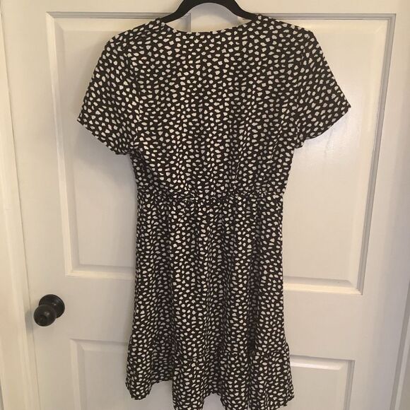 Women's Ecowish Dress, Black & White, Size M - Picture 2 of 13
